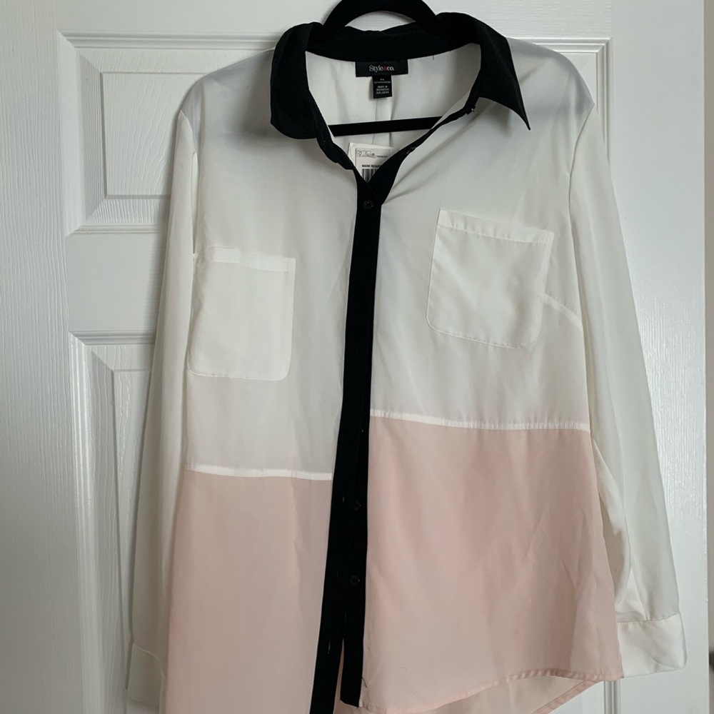 New with tag button down blouse.